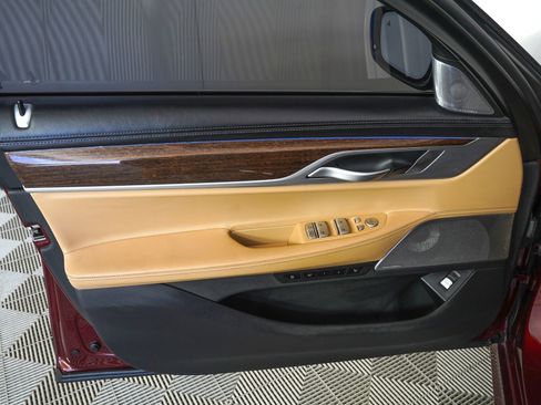 Used 2020 BMW ALPINA B7 xDrive AWD/4WD image 14