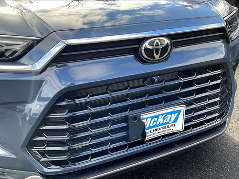 Used 2024 Toyota Grand Highlander XLE image 24