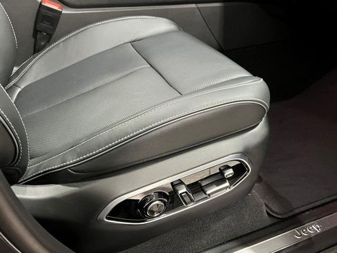 New 2025 Jeep Grand Cherokee L Overland w/ Advanced Protech Group III image 11