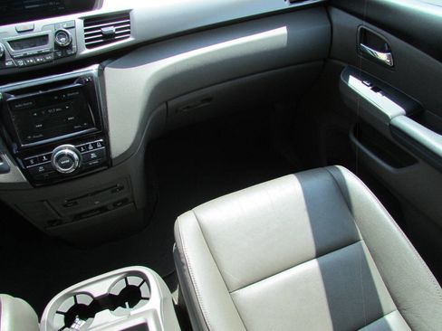 Used 2017 Honda Odyssey Touring Elite image 26