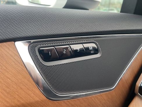 Used 2022 Volvo XC90 T6 Momentum image 31