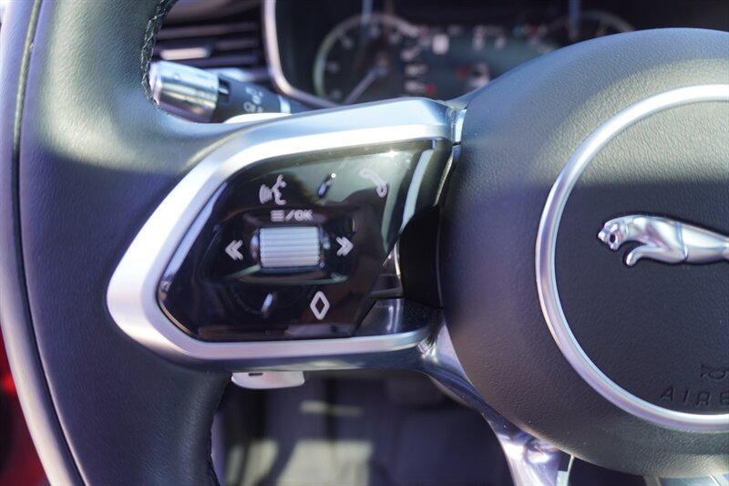 Used 2022 Jaguar F-PACE S AWD/4WD image 12