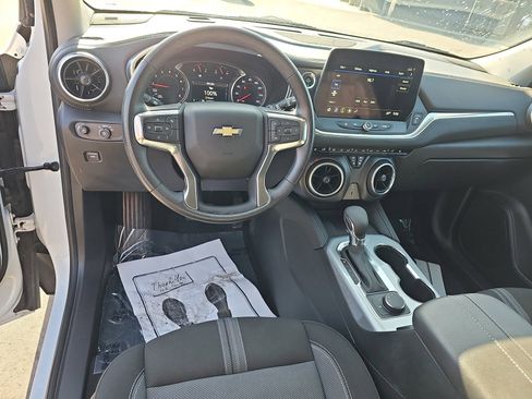 Used 2024 Chevrolet Blazer LT w/ Convenience Package FWD image 18