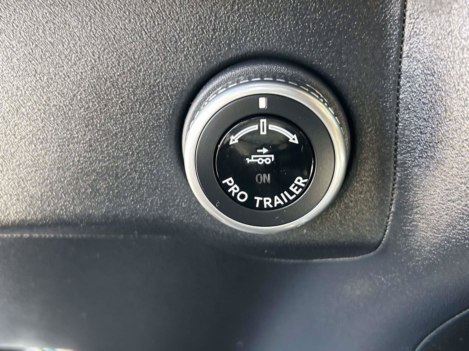 Certified 2025 Lincoln Navigator Reserve AWD/4WD image 31