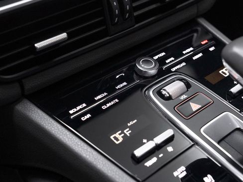 Used 2020 Porsche Cayenne AWD/4WD image 35