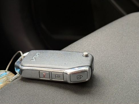Used 2025 Kia Sportage LX FWD image 20