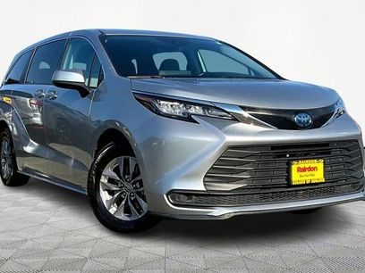 Used 2023 Toyota Sienna LE