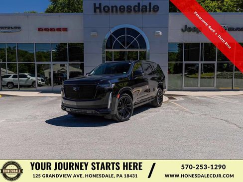 Used 2022 Cadillac Escalade Sport Platinum w/ LPO, ONYX Package AWD/4WD image 1