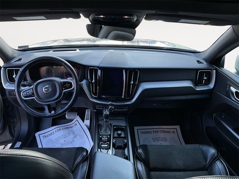 Used 2018 Volvo XC60 T6 R-Design w/ Advanced Package image 10