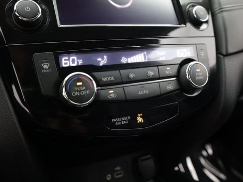 Used 2020 Nissan Rogue SL FWD image 24