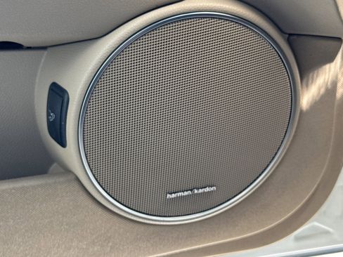 Used 2014 Mercedes-Benz C 250 Sedan image 23