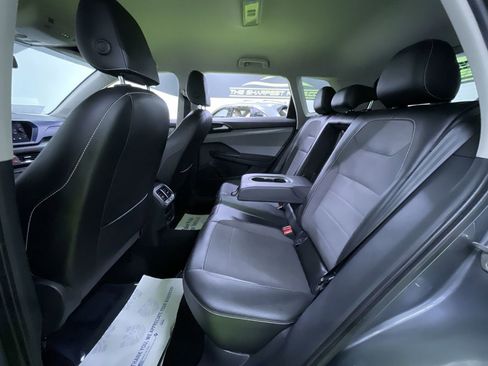 Used 2022 Volkswagen Taos SE image 26