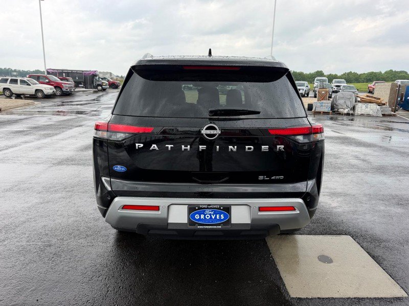 Used 2025 Nissan Pathfinder SL AWD/4WD image 6
