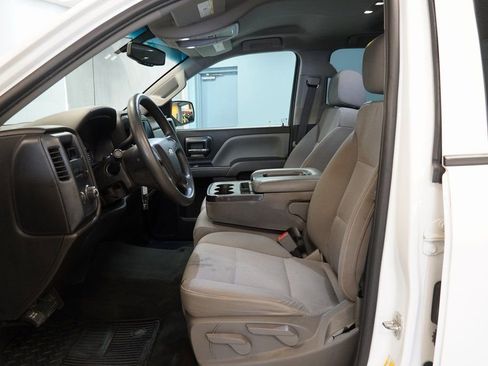 Used 2019 Chevrolet Silverado 1500 Custom w/ Custom Convenience Package image 7