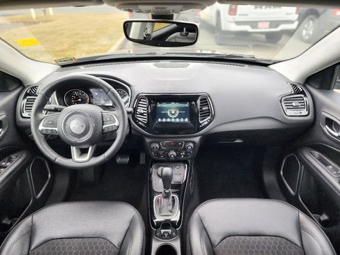 Used 2019 Jeep Compass Altitude image 2