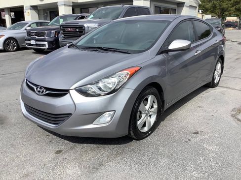 Used 2013 Hyundai Elantra GLS w/ Preferred Pkg FWD image 2