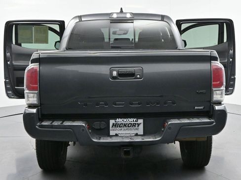 Used 2020 Toyota Tacoma TRD Off-Road w/ Technology Package AWD/4WD image 42