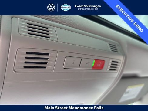 Certified 2025 Volkswagen Taos SE AWD/4WD image 28
