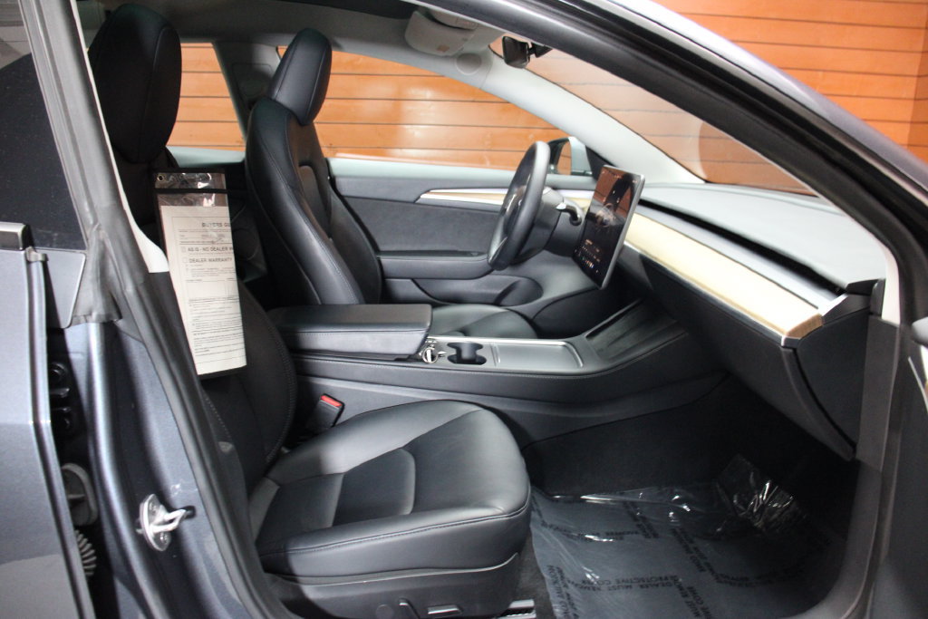 Used 2023 Tesla Model 3 Standard Range RWD image 4