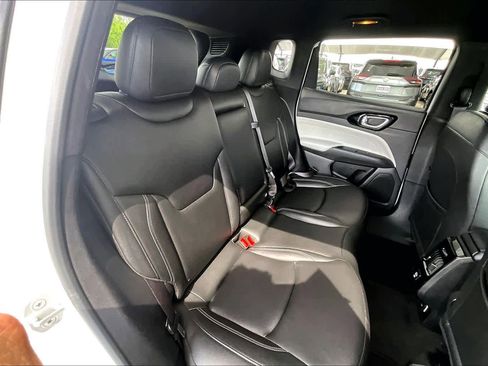 Used 2025 Jeep Compass Limited AWD/4WD image 20
