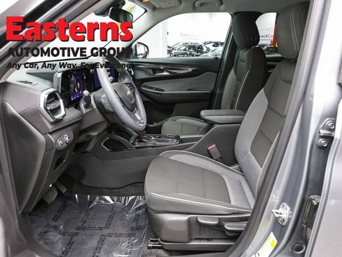 Used 2024 Chevrolet TrailBlazer LT FWD image 13