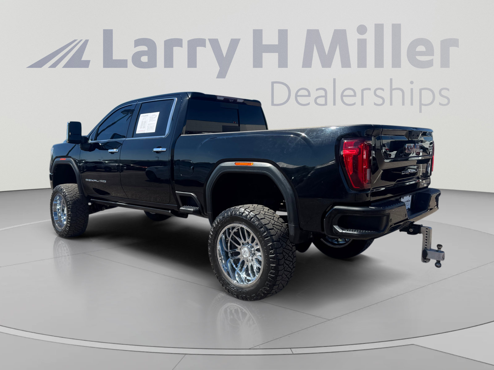 Used 2021 GMC Sierra 2500 Denali w/ Denali Ultimate Package AWD/4WD image 3