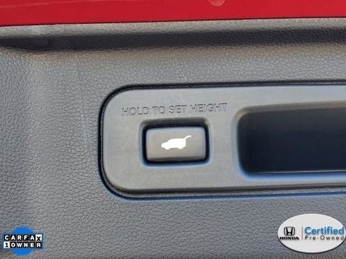 Certified 2023 Honda Pilot Touring image 10
