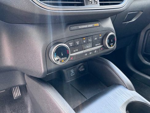 Used 2023 Ford Escape Active AWD/4WD image 29