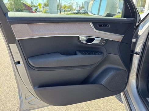 Used 2025 Volvo XC90 B6 Plus AWD/4WD image 18