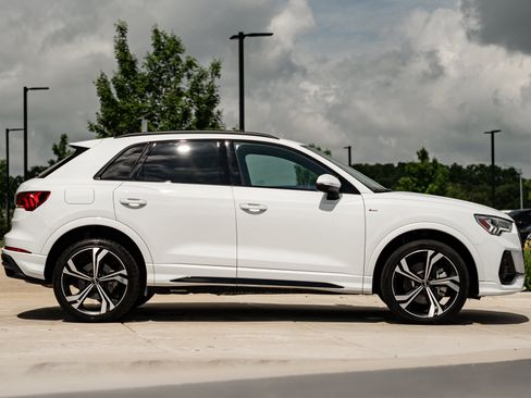 Certified 2023 Audi Q3 2.0T Premium Plus w/ Premium Plus Package AWD/4WD image 3
