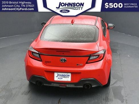 Used 2025 Toyota GR86 Premium w/ Performance Package RWD image 25