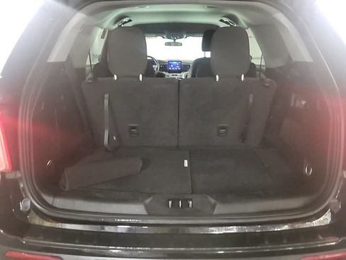 Used 2023 Ford Explorer XLT AWD/4WD image 10