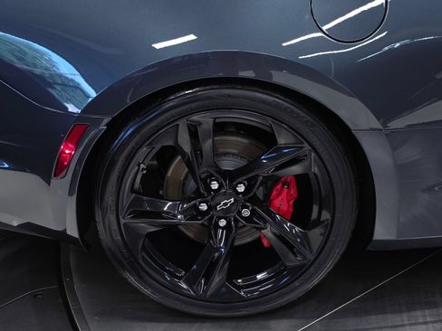 Used 2020 Chevrolet Camaro SS RWD image 46