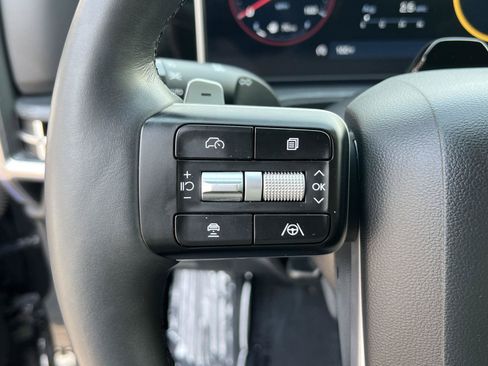 Certified 2025 Hyundai Santa Fe Limited AWD/4WD image 33