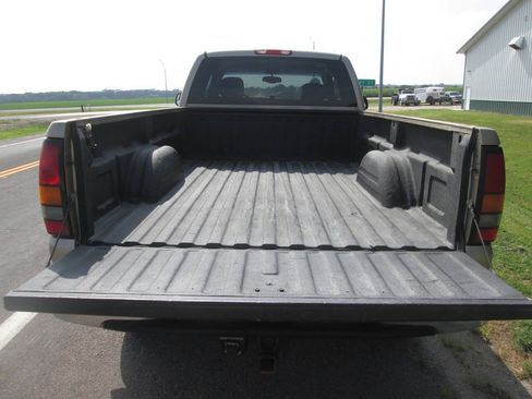 Used 2004 GMC Sierra 2500 SLT w/ Snow Plow Prep Package AWD/4WD image 6