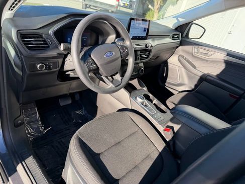 Used 2025 Ford Escape Active image 2