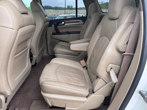 Used 2010 Buick Enclave CXL image 16