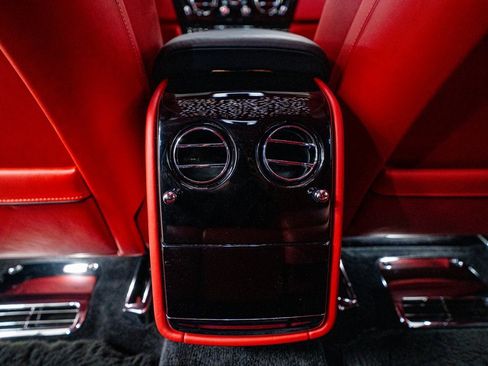 Used 2023 Rolls-Royce Phantom Sedan image 74