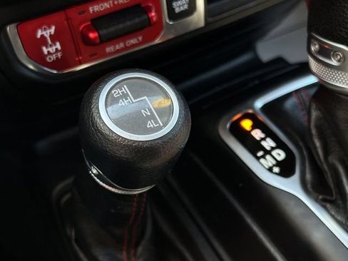 Used 2019 Jeep Wrangler Unlimited Rubicon w/ Cold Weather Group AWD/4WD image 43