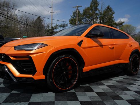 Used 2022 Lamborghini Urus AWD/4WD image 13