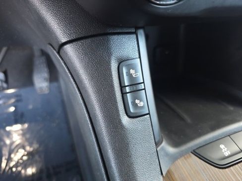 Used 2019 GMC Acadia SLE image 33