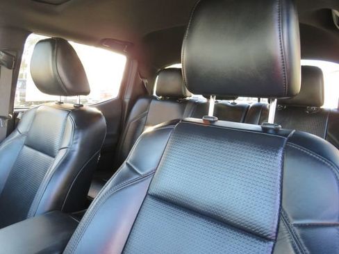 Certified 2020 Toyota Tacoma TRD Off-Road w/ TRD Premium Off Road Package image 18