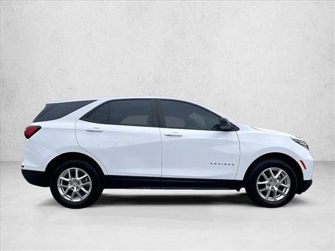 Certified 2022 Chevrolet Equinox LS image 3