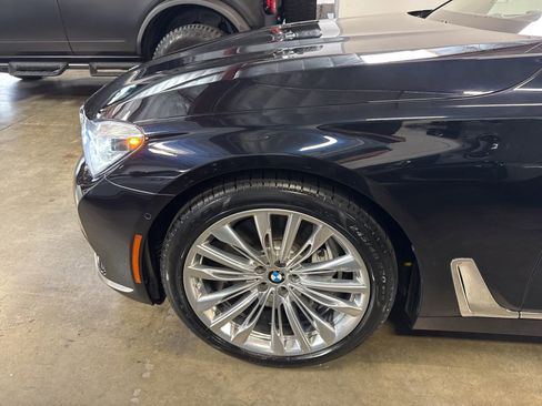 Used 2018 BMW 750i RWD image 5