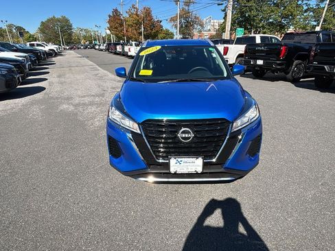 Used 2024 Nissan Kicks SV image 2