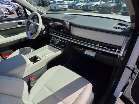 New 2025 Hyundai Santa Fe Limited image 9