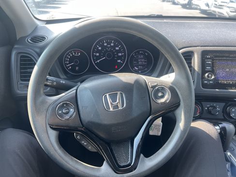 Used 2019 Honda HR-V LX image 18