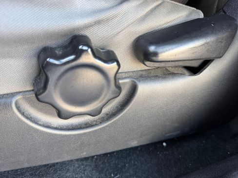 Used 2016 Toyota Tacoma SR5 w/ SR5 Appearance Package (SN) RWD image 14