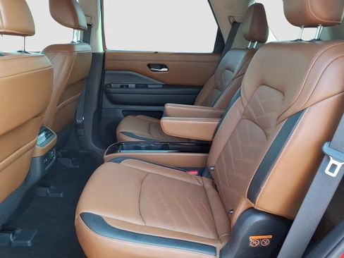 Used 2023 Nissan Pathfinder Platinum AWD/4WD image 30