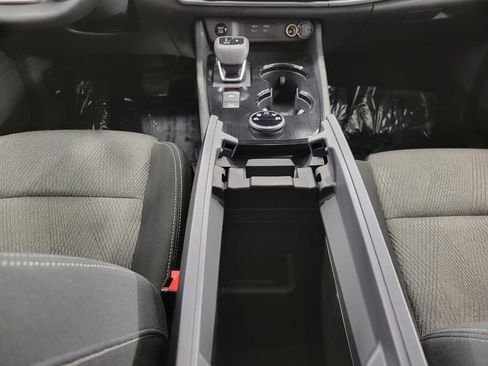 Used 2025 Nissan Rogue SV image 16